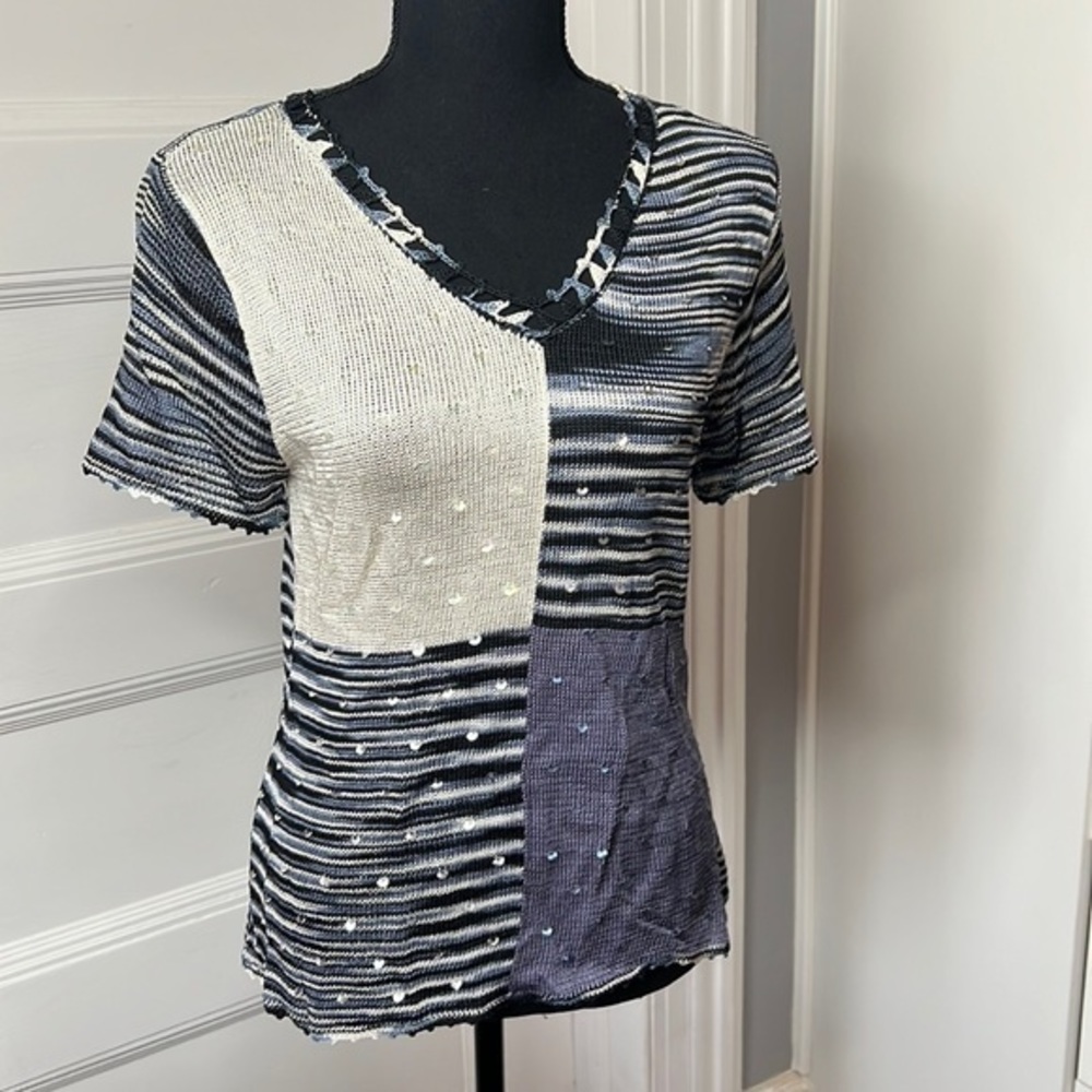 VALENTI knit short sleeve sequin shirt in size‎ S